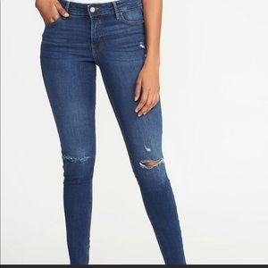 Old Navy Boyfriend Skinny Jeans Distressed Knee